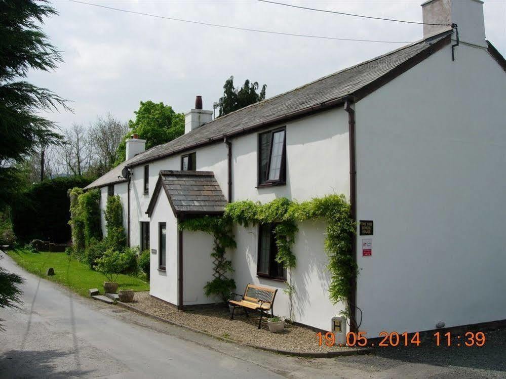 The Old School House Hotel Llanbrynmair Exterior photo